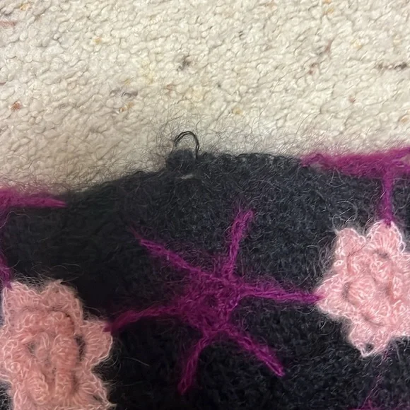 Vintage K-Factory by Rob Paynter Black Sweater with pink roses One Size - Picture 3 of 9